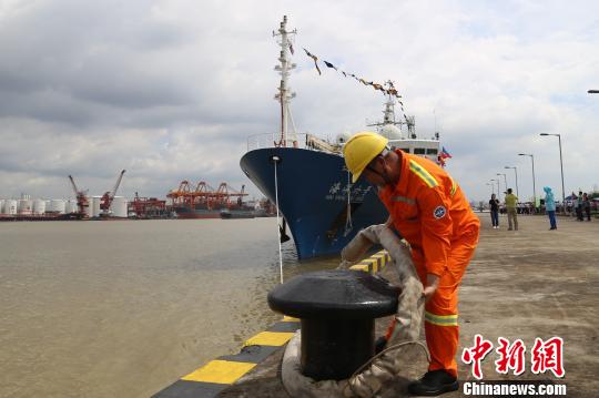 AG亚娱集团_贾家镇中心幼儿园举行“体验、科学、共享”片区教研活动(图2) AG亚娱集团官方