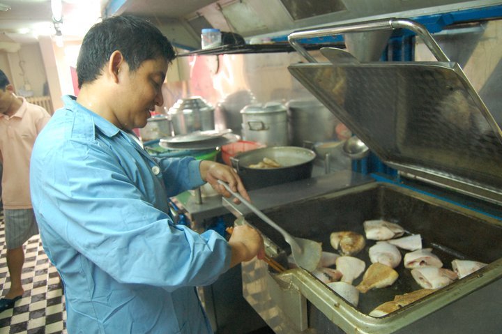 AG亚娱集团-张化冰督学调研东城根街小学校园安全(图3) AG亚娱集团官方